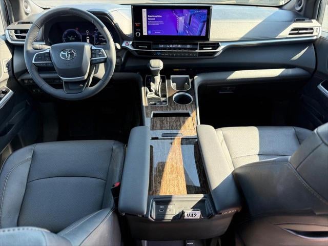 2025 Toyota Sienna Limited 7 Passenger