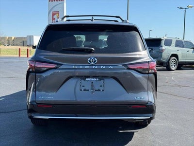 2025 Toyota Sienna Limited 7 Passenger