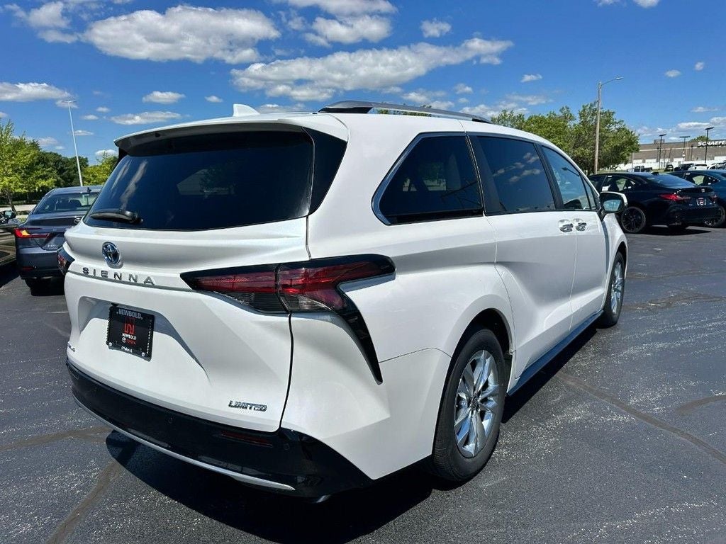 2025 Toyota Sienna Limited 7 Passenger