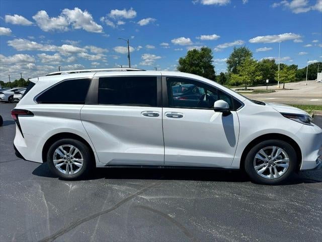 2025 Toyota Sienna Limited 7 Passenger