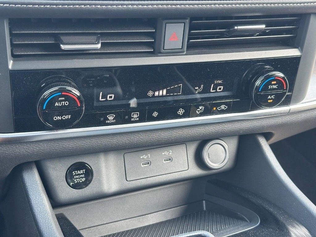 2025 Nissan Rogue SV