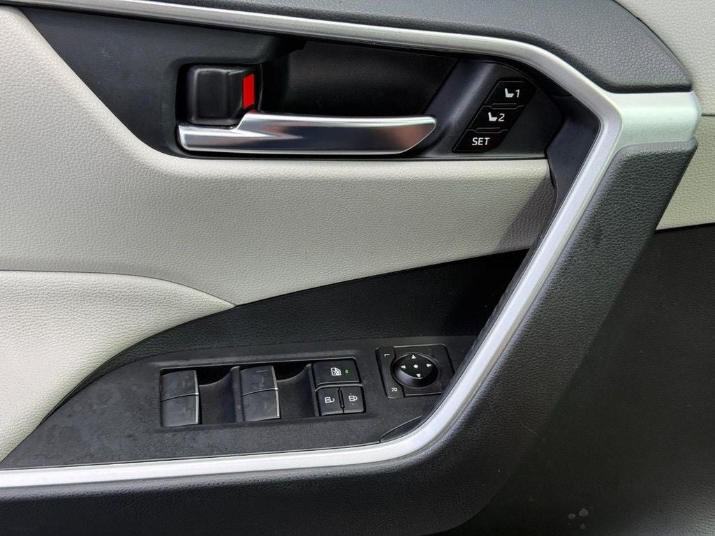 2022 Toyota RAV4 Hybrid XLE Premium