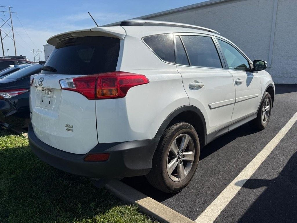 Used 2015 Toyota RAV4 XLE with VIN JTMRFREV9FD142993 for sale in O'Fallon, IL