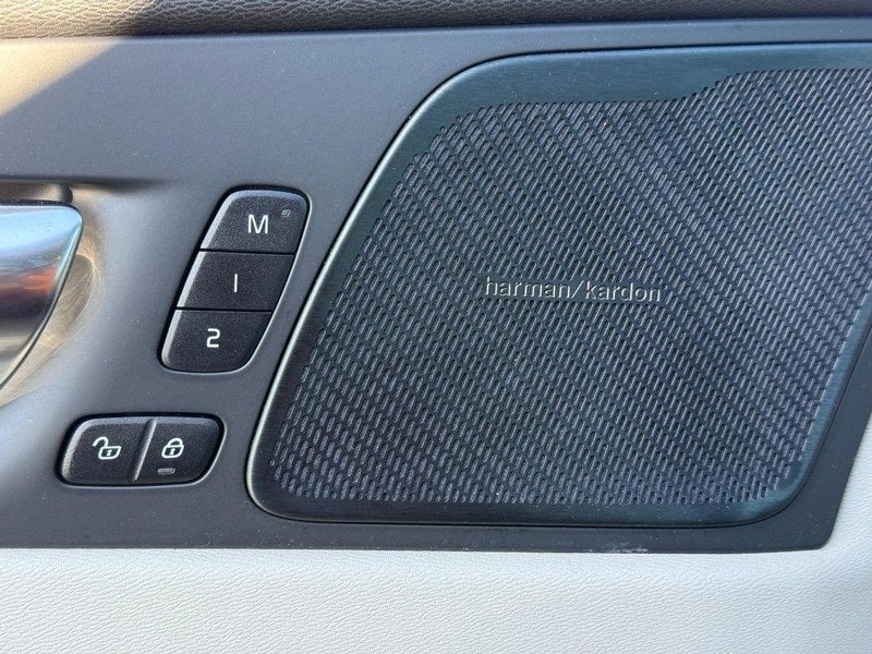 2022 Volvo XC60 B5 Inscription