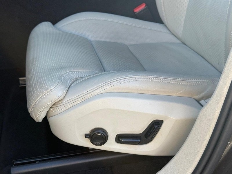 2022 Volvo XC60 B5 Inscription