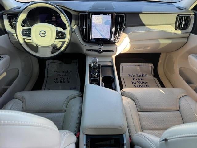 2022 Volvo XC60 B5 Inscription