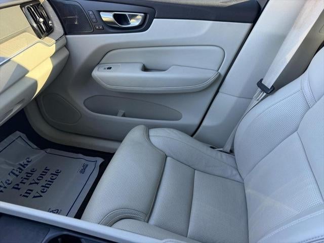 2022 Volvo XC60 B5 Inscription