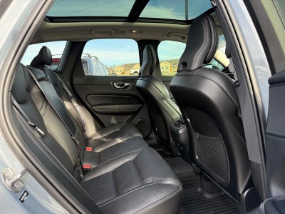 2022 Volvo XC60 B5 Inscription