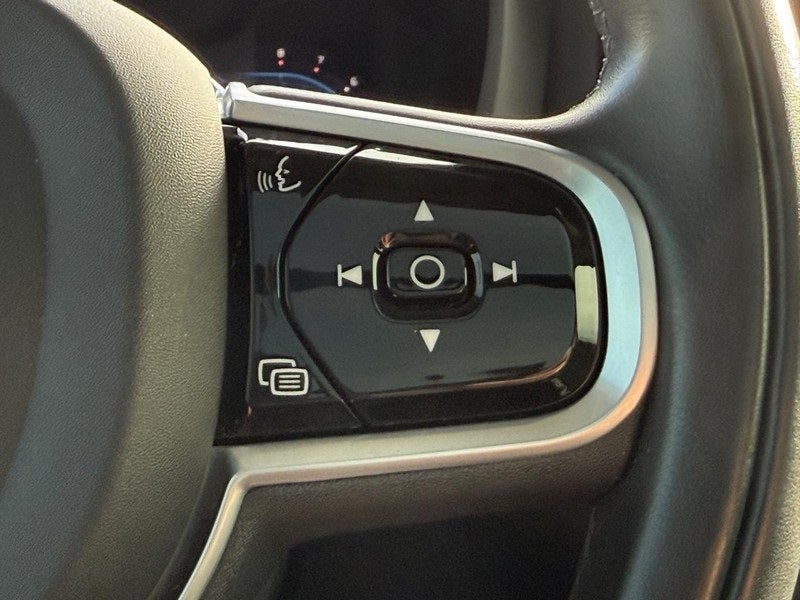 2022 Volvo XC60 B5 Inscription