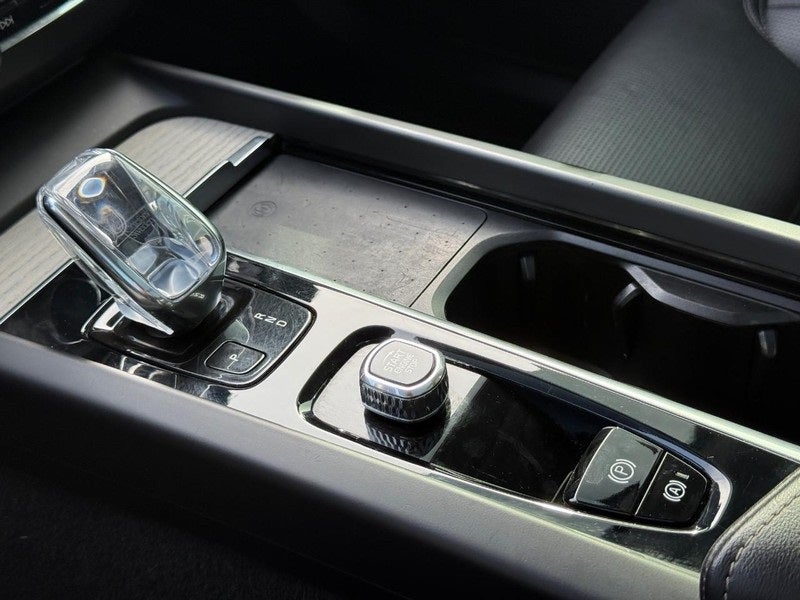 2022 Volvo XC60 B5 Inscription