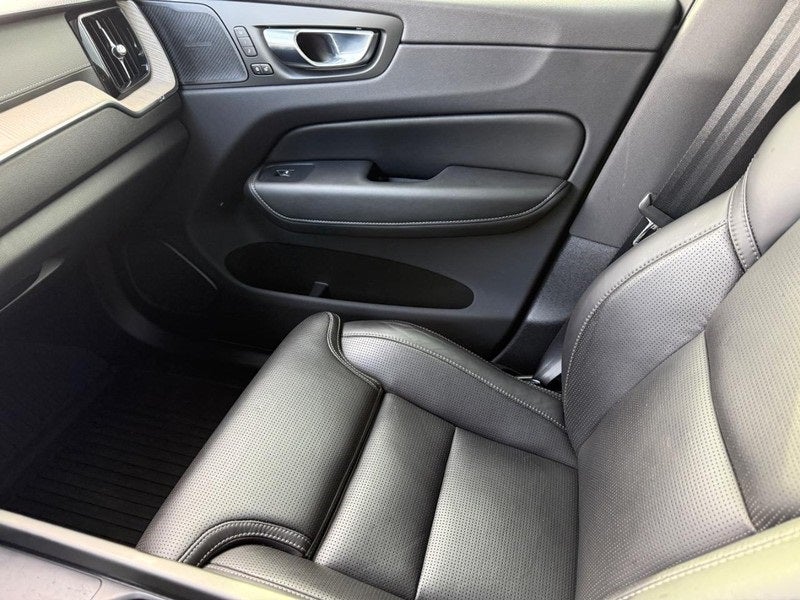 2022 Volvo XC60 B5 Inscription