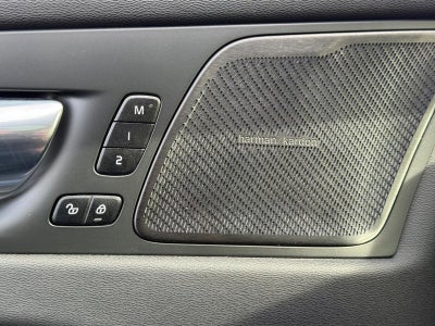 2022 Volvo XC60 B5 Inscription