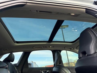 2022 Volvo XC60 B5 Inscription