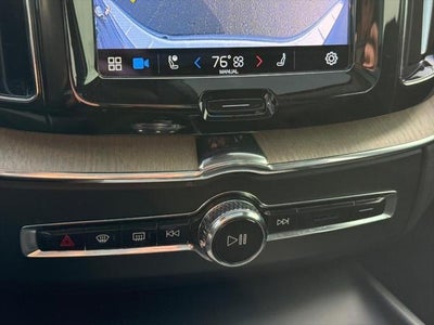2022 Volvo XC60 B5 Inscription