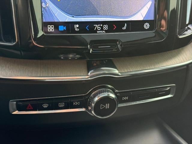 2022 Volvo XC60 B5 Inscription