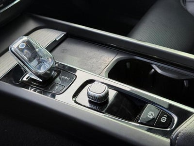 2022 Volvo XC60 B5 Inscription