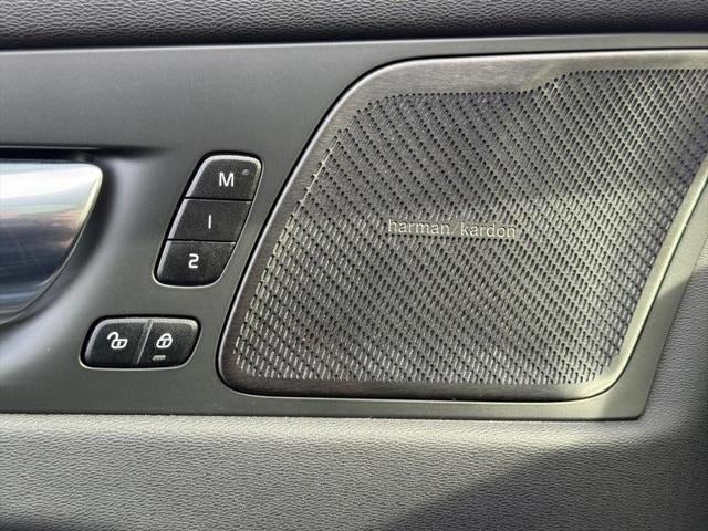 2022 Volvo XC60 B5 Inscription