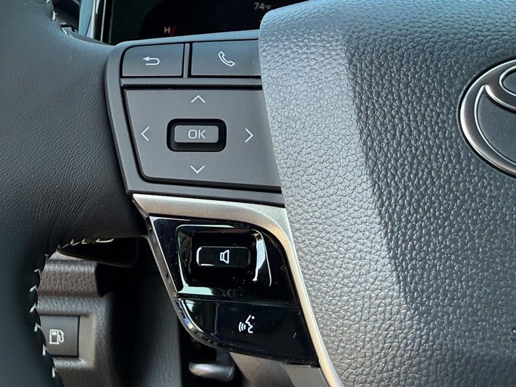 2026 Toyota Camry SE AWD