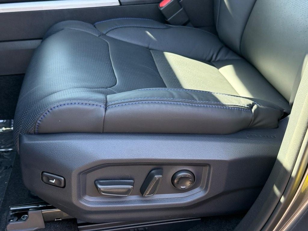 2026 Toyota Tundra i-FORCE MAX Tundra Platinum