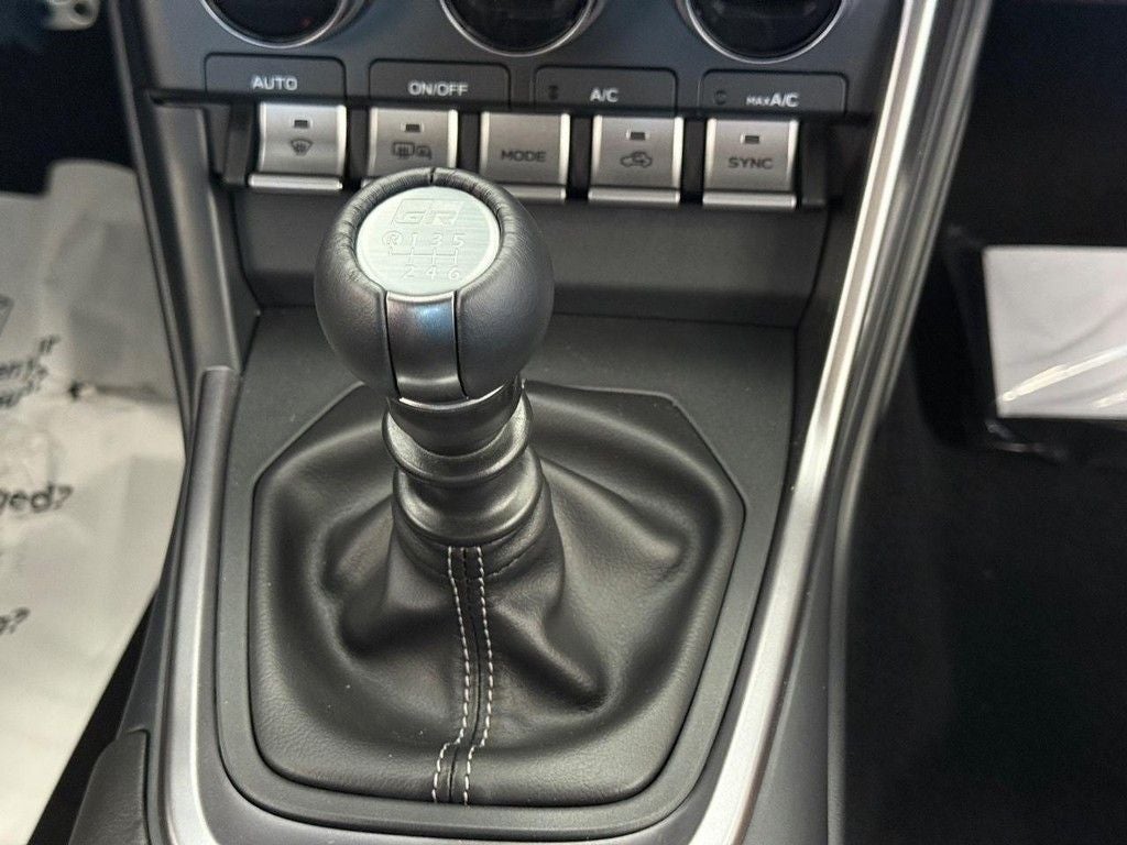 2026 Toyota GR86 Premium MT