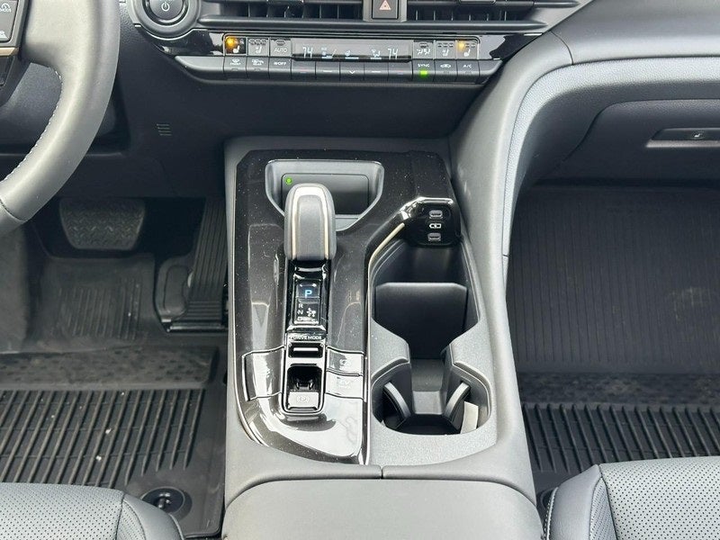 2025 Toyota Toyota Crown Signia Limited