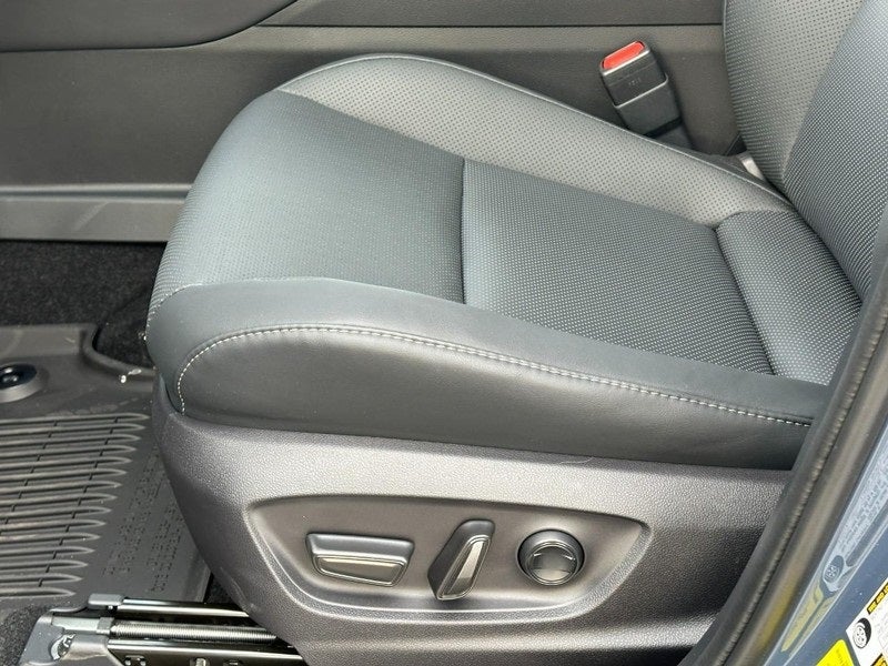 2025 Toyota Toyota Crown Signia Limited